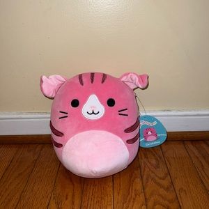 NWT Geraldine The Cat Squishmallow
